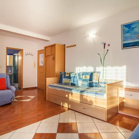 Apartment Aleks Cres