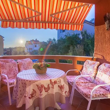 Aleks Apartment Cres