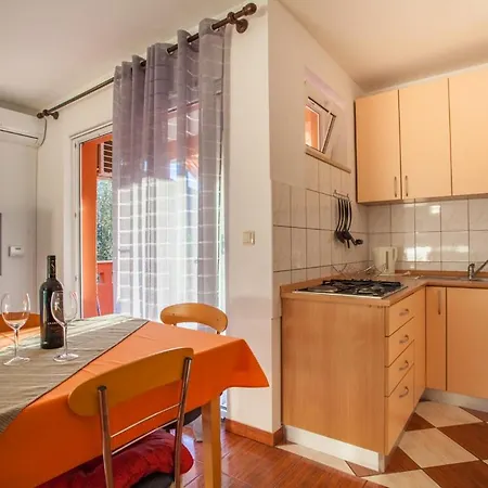 Aleks Apartment *