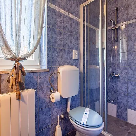Aleks Apartment *