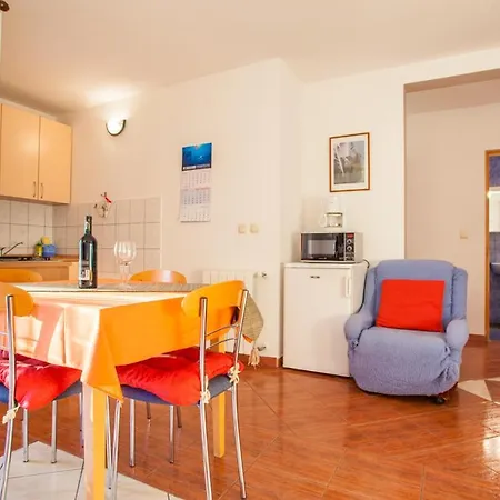 Aleks Apartment *