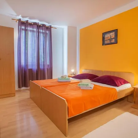 Aleks Apartment *